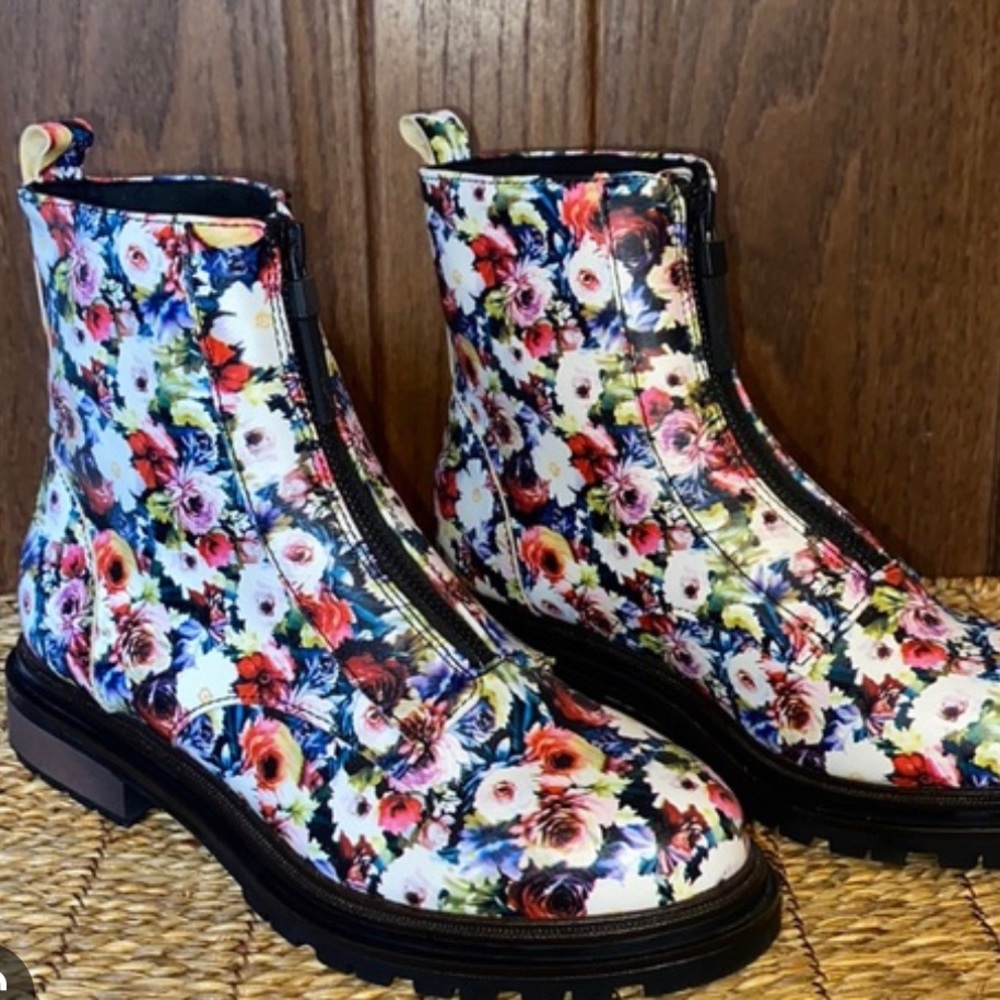 Rocketdog Floral Front Zip Chelsea Combat Boots. Size 11. Perfect